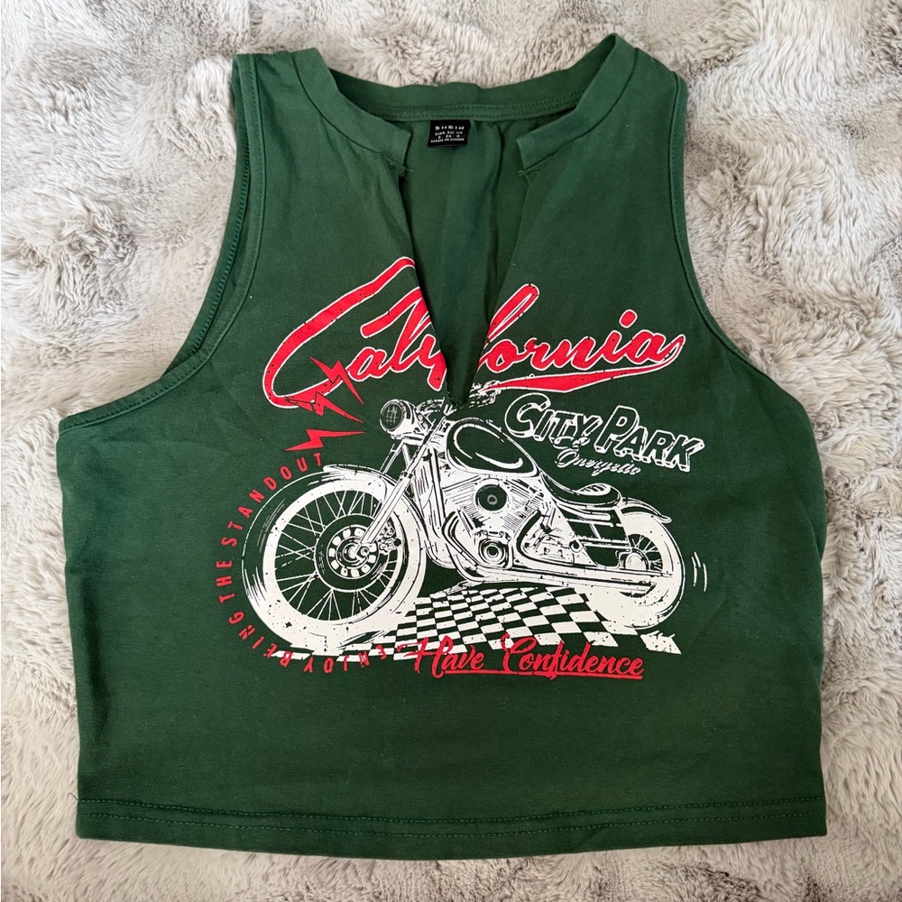SHEIN Forest Green Graphic Crop Top